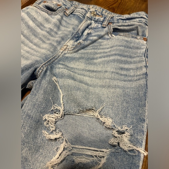 American Eagle Curvy 90s Straight Jeans - Picture 5 of 10